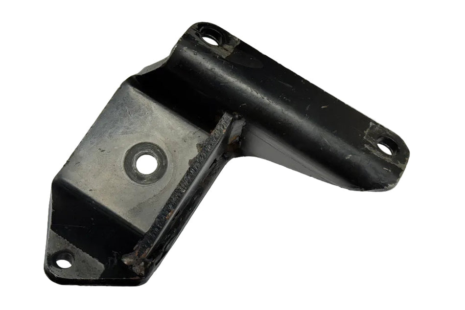 ANR4696 LH Engine Mounting Bracket