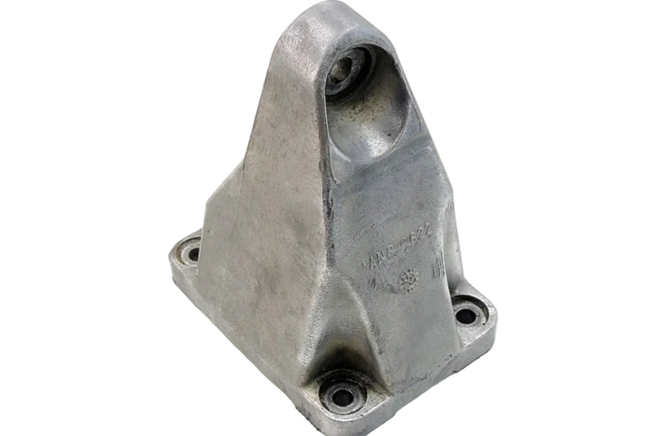 ANR 6622 Engine Mounting Bracket - used