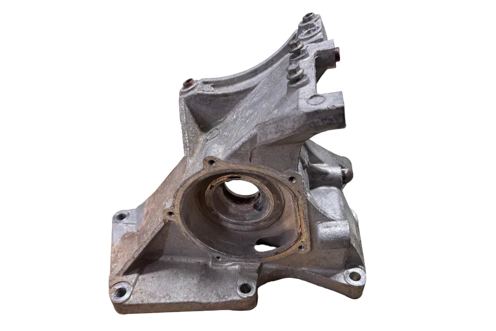 PEU102770 Bracket Assy Coolant & Power Steering Pump -