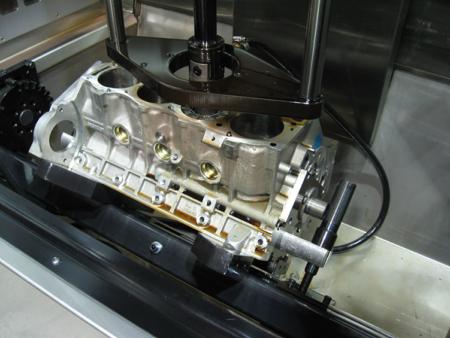 Sunnen SV210 CNC machine